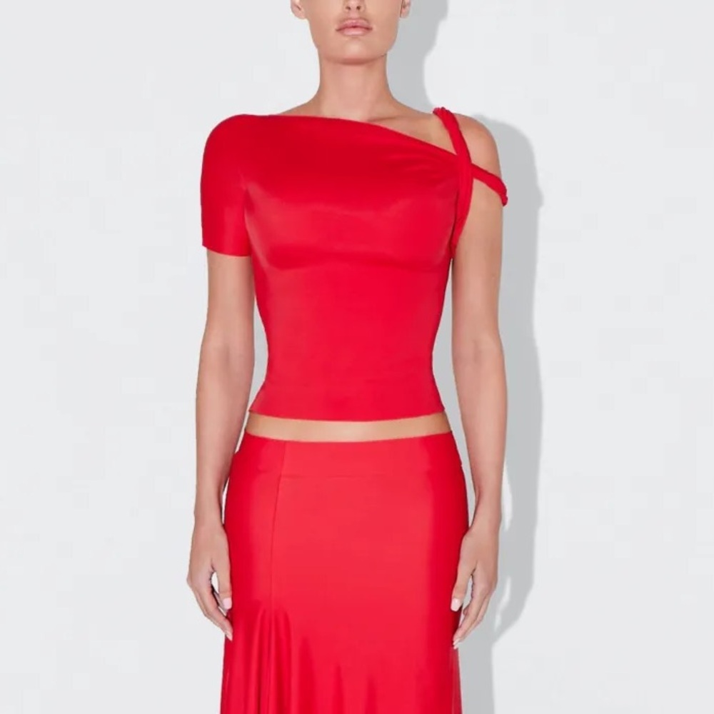 Khy Sleek Stretch Twisted Top In Tomato Size Medium